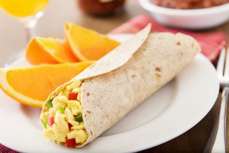 Receta de Burrito de Desayuno Vegetariano con Huevos Revueltos